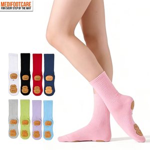 MediFootCare Calcetines de Danza para Mujer, Calcetines Antideslizantes con Agarre para Ballet, Danza Moderna y Clásica, Yoga y Entrenamiento en Interiores - Product Image 1