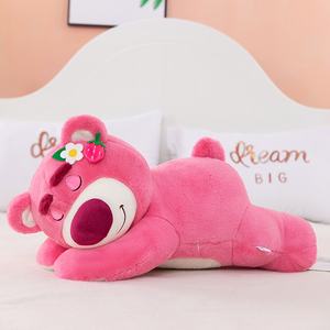 Nuovo Stile Orsetto Fragola Rosa Sdraiato, Cuscino Peluche in Poliestere e Cotone PP, Regalo Unisex per San Valentino - Product Image 2