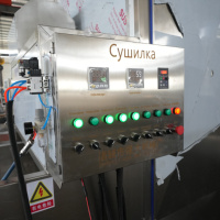 Gloednieuwe, op bestelling gemaakte industriële stoomverwarmde continue banddroger voor de verwerking van fruit en groenten
