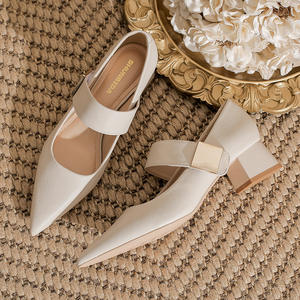 Zapatos Mary Jane de Color Sólido Blanco con Tacón Bajo y Grueso, Punta Puntiaguda, Estilo Slip-On para Uso Diario - Product Image 4