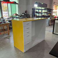 Îlot de cuisine compact en pierre de surface solide jaune, design de comptoir de bar pour la maison et les restaurants
