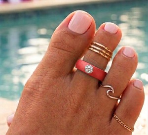 Accesorios para Sandalias de Playa de Verano en Colores Personalizados, Anillo de Silicona Suave de 5.7mm con Circonita Cúbica Brillante para Mujer, Tallas 4-12 - Product Image 2