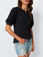 Convient aux occasions formelles et décontractées, ce pull à manches courtes pour femme, chic et professionnel, est à la fois mignon et tendance