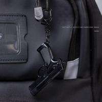 Llavero de Pistola de Plástico de 6.3cm, Mini Pistola de Policía QSZ, Modelo de Pistola en Forma de Llavero, Llavero de Plástico Negro Mate
