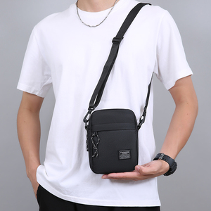 <span class=keywords><strong>Sac</strong></span> bandoulière pour <span class=keywords><strong>homme</strong></span> tendance, logo personnalisé OEM, antivol, léger, durable, nylon, petit <span class=keywords><strong>sac</strong></span> à fermeture éclair - Product Image 5