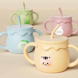 Tazza per Bambini in Silicone Alimentare Multicolore, Antigoccia, per Bere <span class=keywords><strong>Acqua</strong></span> e Mangiare - Product Image 1