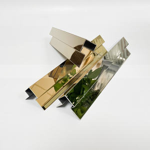 EX310 Garnitures décoratives en acier inoxydable modernes pour carrelage avec des caractéristiques imperméables et durables pour la finition des murs et des plafonds intérieurs - Product Image 2