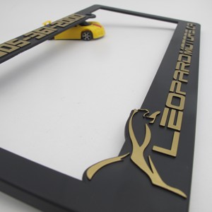 Cadre de <span class=keywords><strong>plaque</strong></span> d'<span class=keywords><strong>immatriculation</strong></span> et <span class=keywords><strong>plaque</strong></span> noire mate avec impression sérigraphique dorée personnalisée du logo - Product Image 5