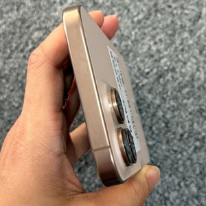 <span class=keywords><strong>iPhone</strong></span> 16 Pro Max มือสอง เกรด A+: ไม่มีรอยขีดข่วนบนพื้นผิว - ไม่มีรอยซ่อม - อายุการใช้งานแบตเตอรี่: 100% - รองรับซิม US1+<span class=keywords><strong>eSIM</strong></span> - Product Image 6