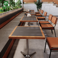Ensemble de mobilier commercial sur mesure pour restaurant : Table à manger carrée avec chaises en cuir PU pour hôtel, café, restaurant, et banquette.