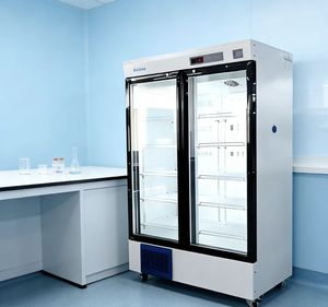 Refrigerador de Laboratorio HTSY 5V628, Congelador de Doble Puerta, Veterinario, Gran Volumen, Capacidad de 628L - Product Image 1