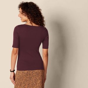 Amazon Essentials Camiseta de manga corta con cuello cuadrado y corte ajustado para mujer, top de verano transpirable de algodón - Product Image 2
