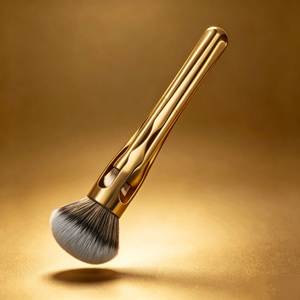Ensemble de pinceaux de maquillage magnétiques dorés 5-en-1, portables, grand pinceau à poudre, pinceau fin pour eye-liner, pinceau pour le visage - Product Image 1