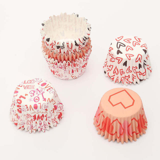 Wholesale High Quality Flat Dia 140 mm Cake Cup Round Shaped Valentine's Day Tulip Baking Cups  Cupcake Liners