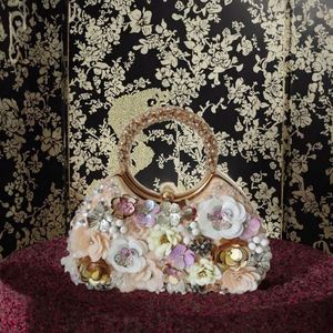 Nuevo bolso de mano dorado con perlas para mujer, lujoso y elegante, ideal para cenas, fiestas y bodas. - Product Image 3