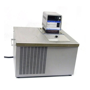 Bain-marie réfrigéré numérique de laboratoire avec contrôle précis de la température pour applications de recherche scientifique - Product Image 2