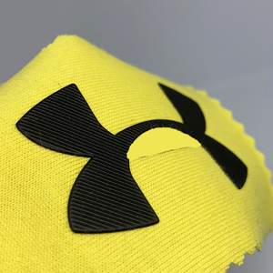 Etiquetas de ropa de goma suave de silicona en relieve con logotipo 3D de alta calidad personalizado insignias Premium - Product Image 5