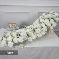 Weißer Blumenläufer im Angebot: 100cm Künstlicher Blumen-Tischläufer für Hochzeiten und Veranstaltungen