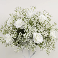 NINI Chemin de table de mariage en roses blanches artificielles et fleurs étoilées, chemin de table floral pour mariage, chemin de table en fausses fleurs pour la décoration