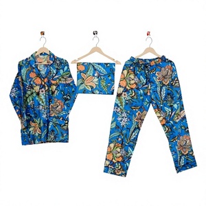 Ensemble de pyjama pour femmes à manches longues imprimé floral, vêtements de nuit en polyester tissé, vêtements de détente décontractés d'été, col rabattu - Product Image 1