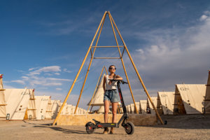 Scooter Eléctrico Todoterreno KuKirin G2 Ultra, Doble Tracción, Pantalla Táctil Inteligente, Acero de Alta Resistencia, Plegable para Viajes y Entregas - Product Image 3