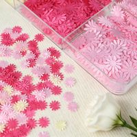 Vente en gros transfrontalière de pétales de chrysanthème de 15 mm pour la confection artisanale de vêtements sportifs quatre saisons et accessoires décoratifs