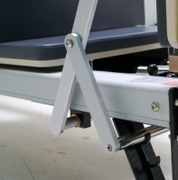 Reformer de Pilates Commercial en Aluminium Certifié CE, Cadre en Alliage Robuste, Lit d'Entraînement à Ressorts Silencieux, Portable pour Yoga et Bien-être