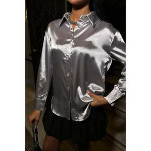 เสื้อเชิ้ตผ้าซาตินติดกระดุมสำหรับผู้หญิง ดีไซน์เรียบหรู สีเทา เหมาะสำหรับงานปาร์ตี้ แขนยาว - Product Image 4