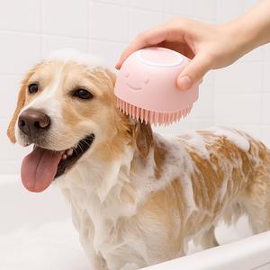 Sıcak satış silikon Pet köpek banyo fırçası 2 in 1 yumuşak masaj fırçası köpek kedi bakım temizleme duş köpük şampuan fırça aracı - Product Image 1