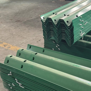 Barrière de sécurité ondulée à trois poutres, barrière anti-collision haute résistance, barrière de sécurité pour ponts et routes en montagne - Product Image 5
