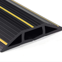Goulotte de câblage flexible en PVC pour installation au sol