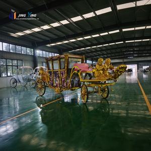 Luxury Royal Carriage Rentals: Personnalisez votre transport de mariage avec des fonctionnalités personnalisées - Product Image 3