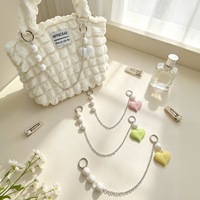 Porte-clés décoratif à breloque en perles blanches avec pendentif cœur perlé tendance, double anneau et chaîne de sac, attache à ressort