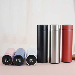 Gourde isotherme à double paroi personnalisée avec logo, 500 ml, bouteille d'eau thermos numérique personnalisée avec affichage de la température LED - Product Image 2