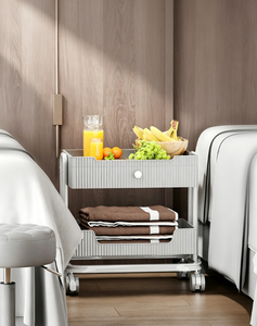 Chariot de rangement roulant blanc pour salon de beauté avec tiroir et plateaux en maille pour institut de beauté et studio de manucure - Product Image 3
