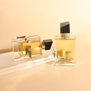 Luxury Libre Eau De Parfum Liquid Women Floral Long-Lasting Spray Modern Elegant Design Gold Foil Accents Daily Use Perfume - Product Image 3