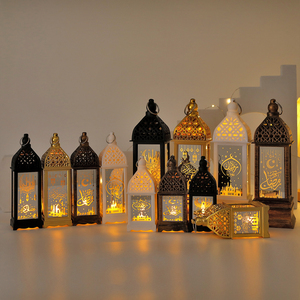 Lanterne arabe LED en plastique avec étoiles et lunes électroplaquées, veilleuse de château, bougies électroniques, lampes à vent pour l'Aïd Moubarak et le Ramadan - Product Image 1