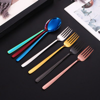 Ensemble cuillère et fourchette en acier inoxydable 304, finition miroir, compatible lave-vaisselle, durable, réutilisable, design minimaliste, couverts de cuisine longs