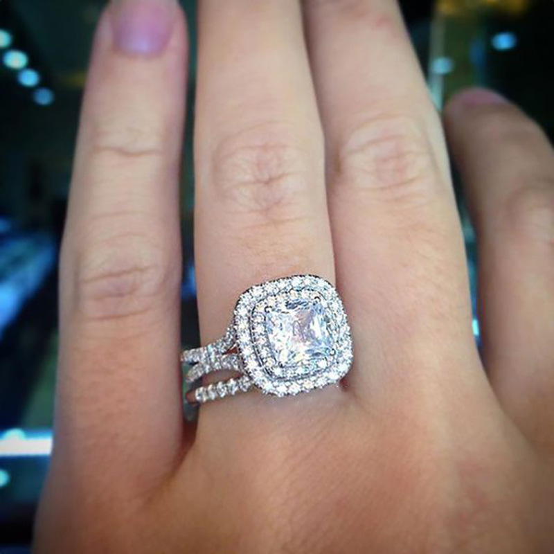 Q215 white gold