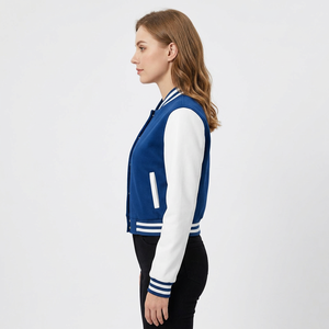 Veste universitaire bleue pour femme, manches blanches, blocs de couleur, col montant, fermeture à boutons recouverts, imperméable, respirante, doublure polaire - Product Image 3