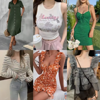 Liquidation Robes et T-shirts décontractés pour femmes en gros, Stock mixte de vêtements, Assortiment aléatoire, Emballage en vrac