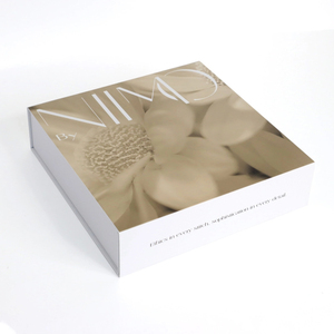 Caja de Ropa Rígida Magnética Plegable de Lujo Personalizada para Ropa de Mujer con Logotipo 35x25x8 Precio al por Mayor Caja de Regalo de Papel para Empaque - Product Image 3