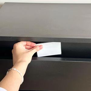 <span class=keywords><strong>Table</strong></span> <span class=keywords><strong>de</strong></span> <span class=keywords><strong>chevet</strong></span> minimaliste en bois noir avec serrure électronique et compartiment secret dissimulé, MOQ 300 - Product Image 2