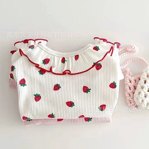 Ropa de verano de encaje fino con estampado de fresas para mascotas: Teddy, panda, gato, Schnauzer, Poodle, perros pequeños - Product Image 4