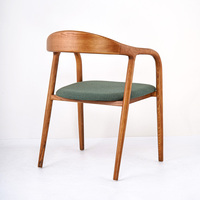 Chaise de salle à manger de ferme moderne de luxe Mobilier de bureau à domicile en bois massif empilable pour hôtels restaurants Cool Dining Spots