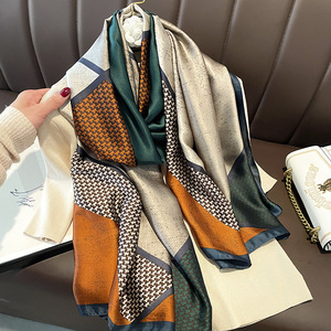 Alta calidad nuevo suave grande 180*90CM bufandas de seda Hijabs elegante flor de loto impreso bufanda de seda chal de playa envoltura para la cabeza para mujeres