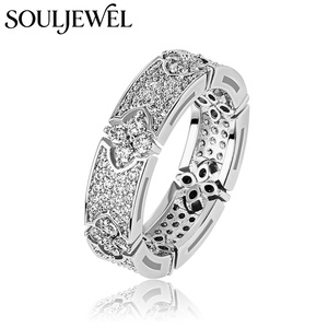แหวนฮิปฮอป Souljewel Clover Band ชุบทองคำขาว 14K ประดับเพชรซิร์คอน ดีไซน์ซ้อนกัน หรูหรา สไตล์แร็ปเปอร์ สำหรับผู้ชาย ผู้หญิง ของขวัญ - Product Image 1
