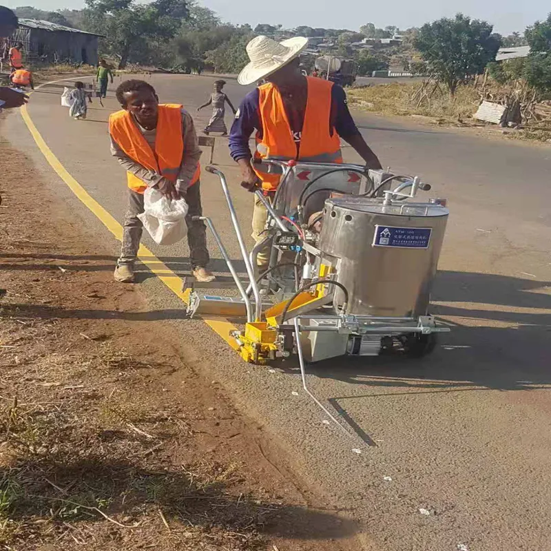 ハイウェイマーキングペイントラインストライピングマーキングペイント道路道路道路高速道路空港道路コーティング暗いコーティングで光る