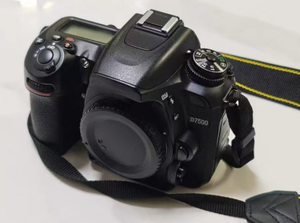 Cámara Digital Nikon D7500 Usada, Cámara con Grabación de Video 4K, Pantalla Inclinable - Product Image 5
