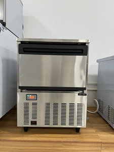 Blgc vuông <span class=keywords><strong>Ice</strong></span> Maker <span class=keywords><strong>Cube</strong></span> lớn 65kg 80kg 200kg 400kg mỗi ngày <span class=keywords><strong>Ice</strong></span> cho Whisky bar cà phê cửa hàng kinh doanh chuyên nghiệp - Product Image 2